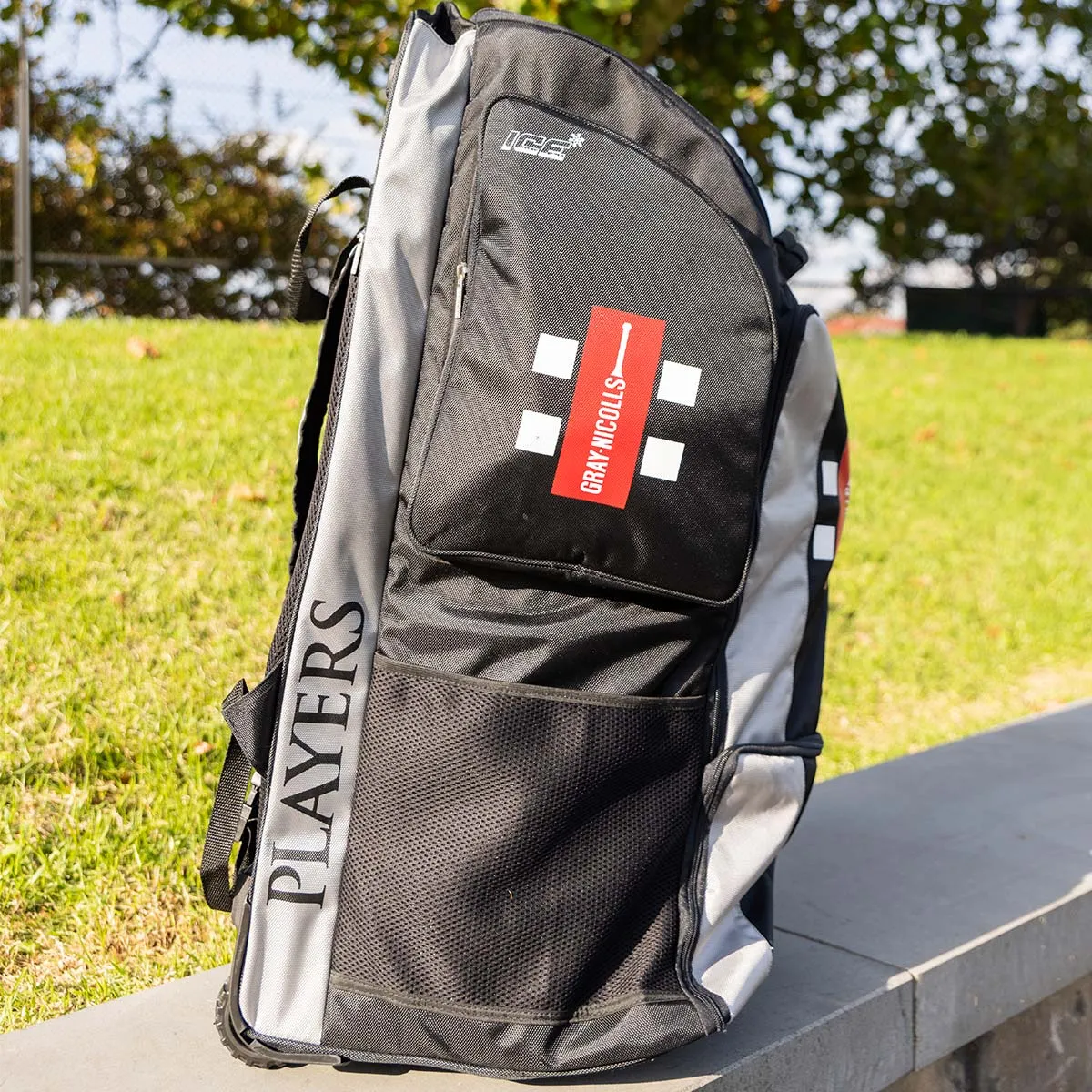 Gray Nicolls Players Wheelie Duffle Bag